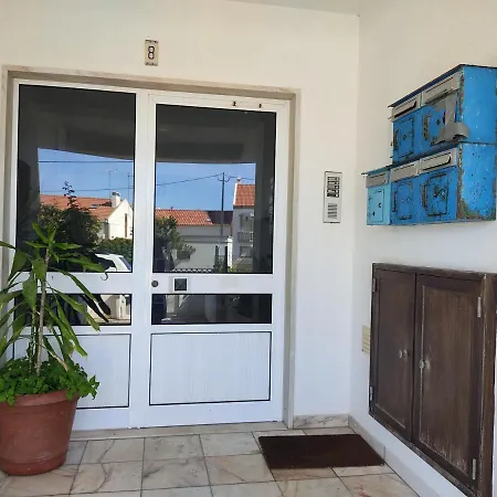 No Coração Da Aldeia Atouguia Da Baleia