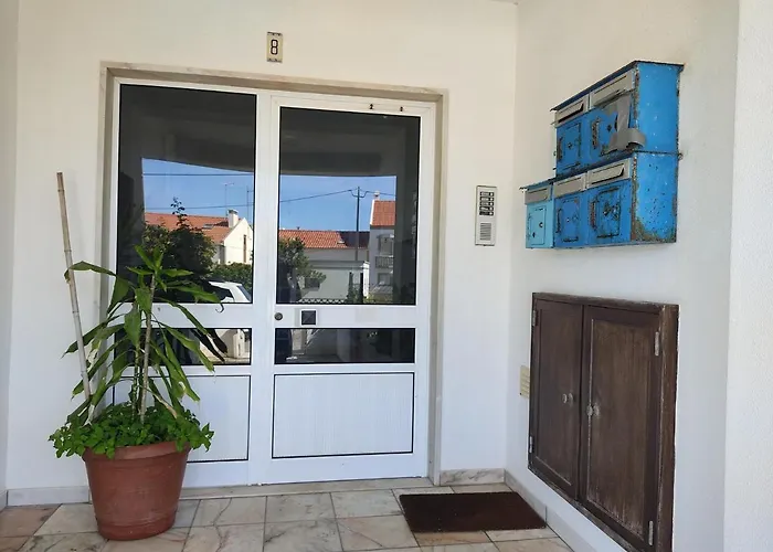 No Coração Da Aldeia Atouguia Da Baleia